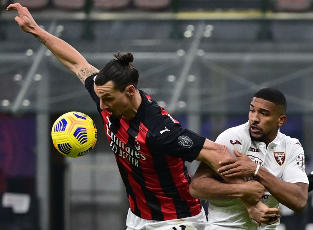 包含明尼苏达森林狼训练开放日，清晨防线松动引欢呼，意大利杯在即，阵容厚度经受考验的词条